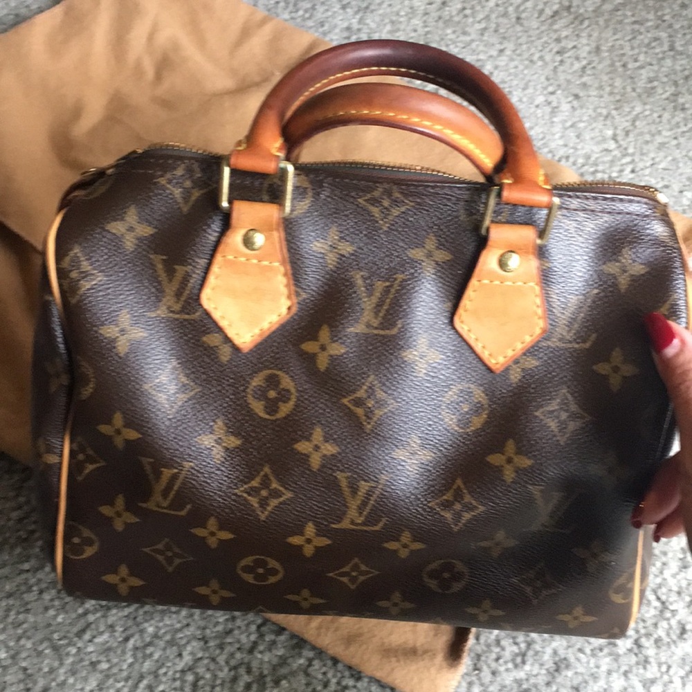 Authentic 💯 Louis Vuitton Speedy 25